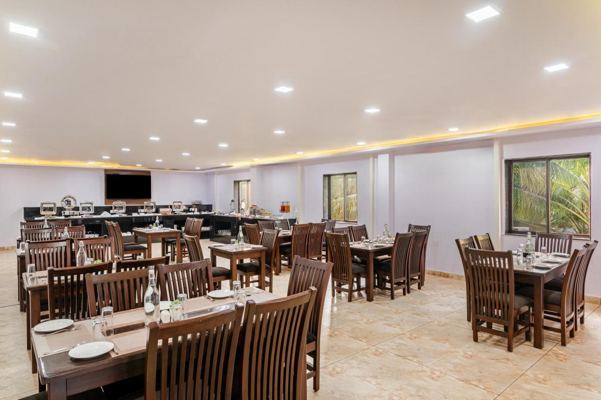 Sterling Banashree Badami Hotel Buitenkant foto