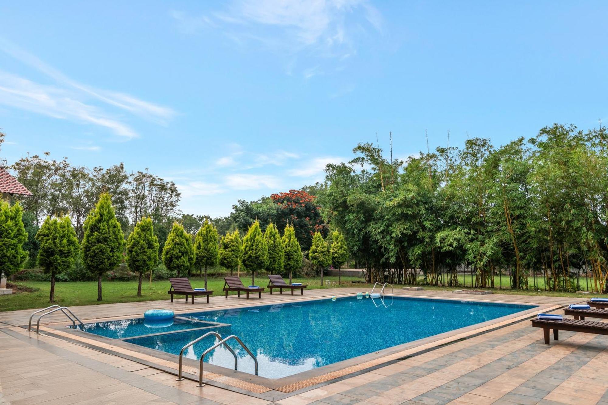 Sterling Banashree Badami Hotel Buitenkant foto