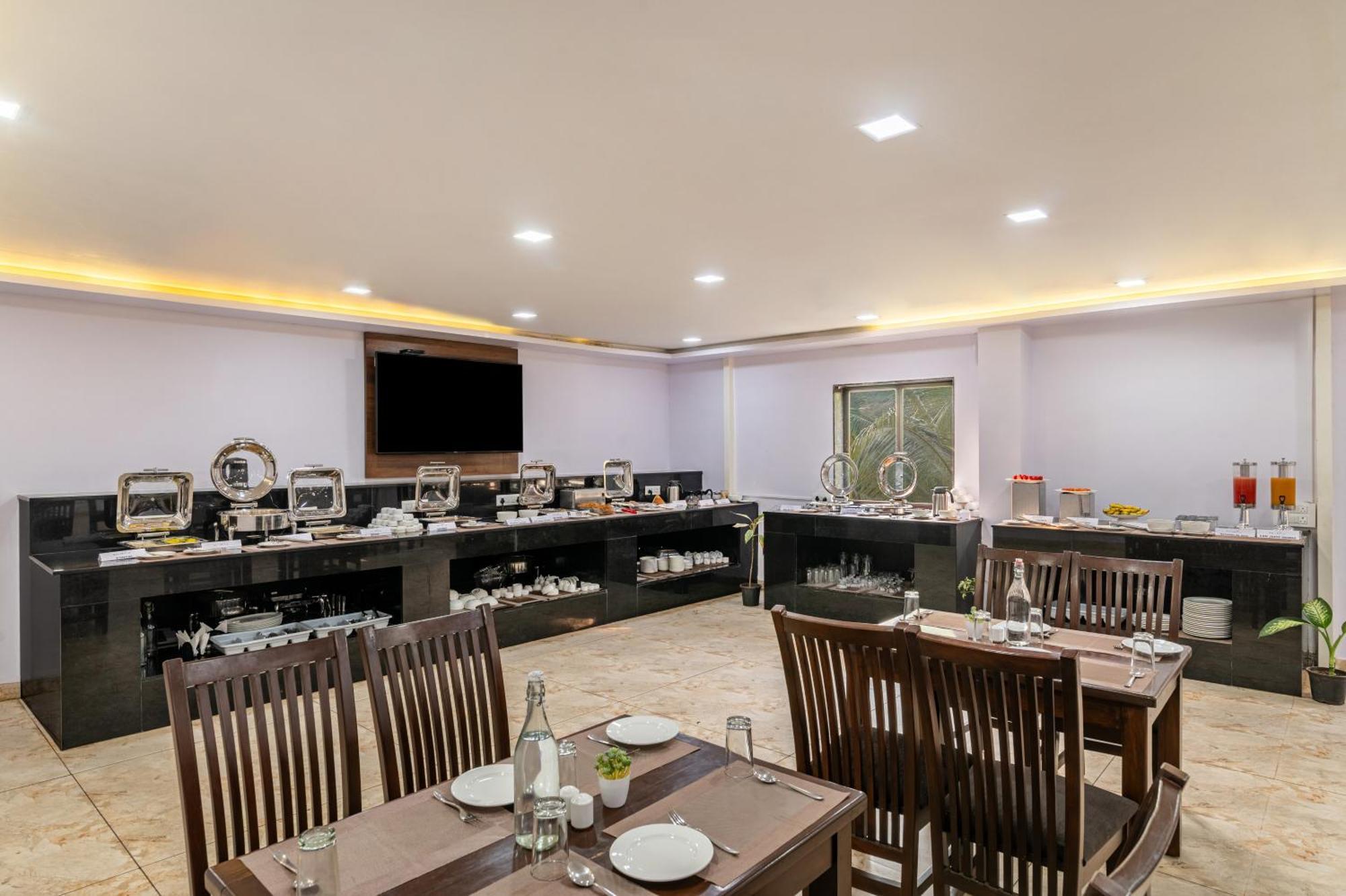 Sterling Banashree Badami Hotel Buitenkant foto